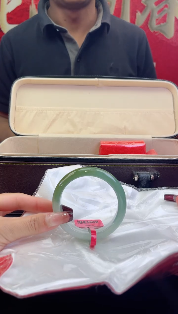 【闪购商品】翡翠手镯未镶嵌翡翠手镯13