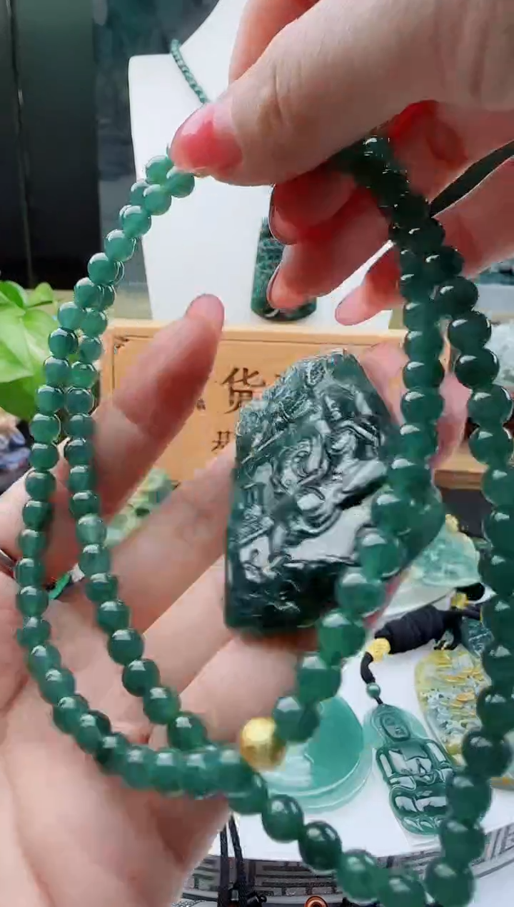 【闪购商品】翡翠颈饰未镶嵌多样性随机一件发货