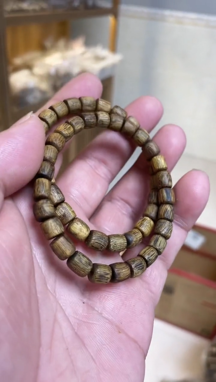 【闪购商品】沉香手串红金猊随型单圈多样性发其一