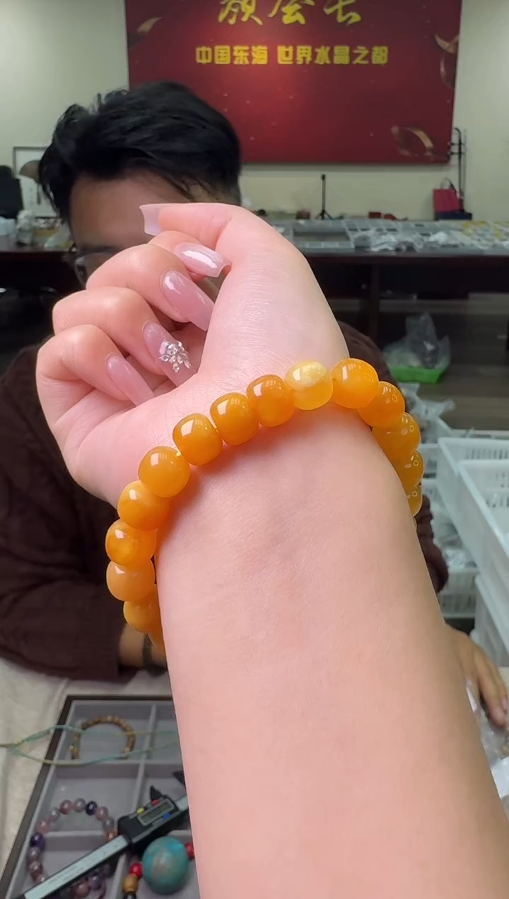 【闪购商品】蜜蜡手链未镶嵌多样性发一件 031