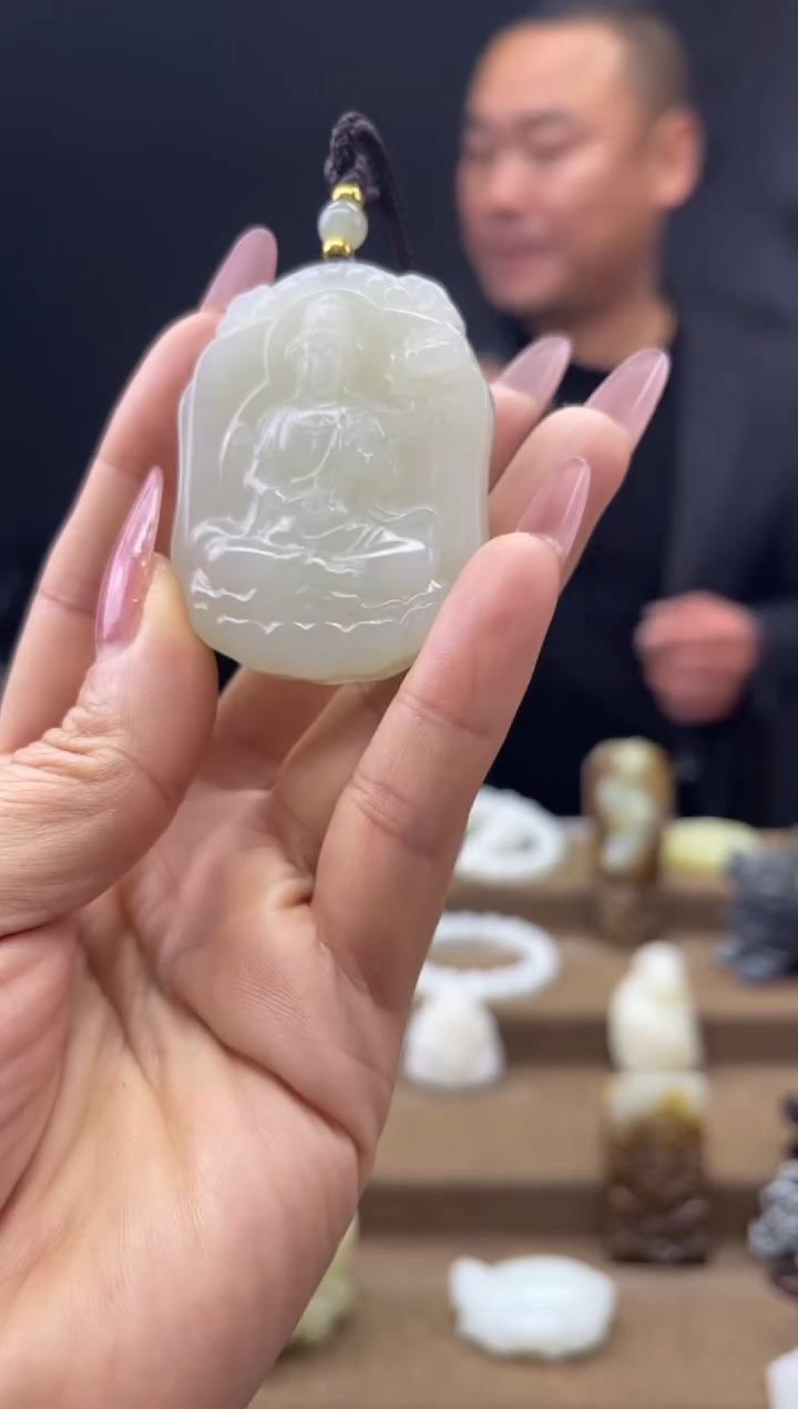 颈饰未镶嵌和田玉1