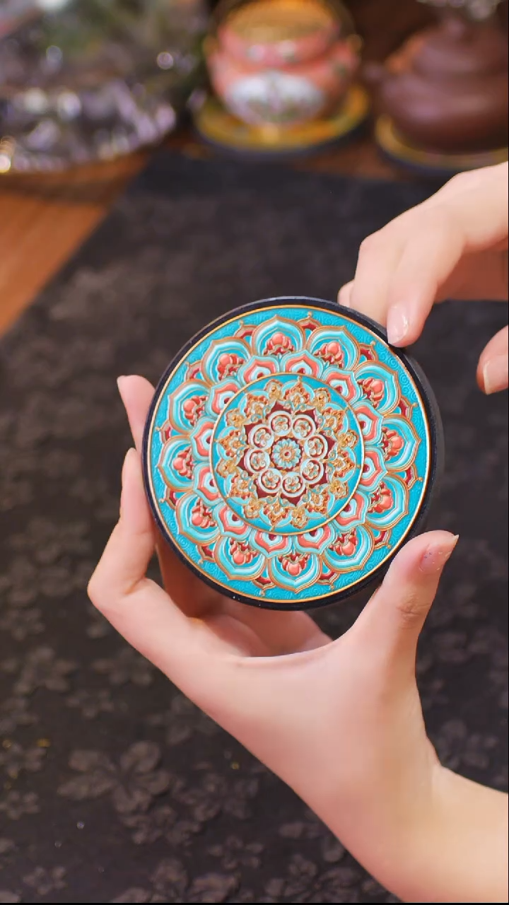 壹藏贰宝盛光图案杯垫一片