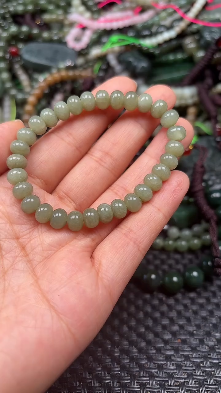 和田玉未镶嵌颈饰1