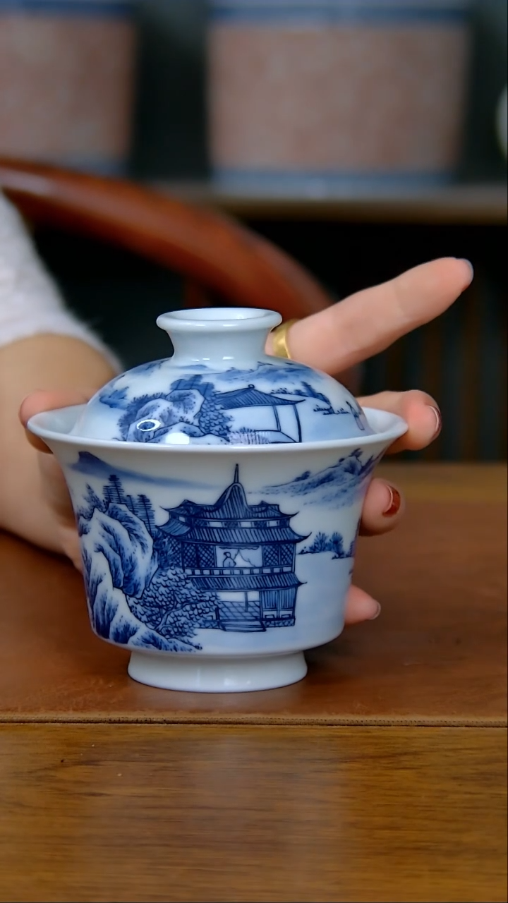 【闪购商品】陶瓷山水两才盖碗          18