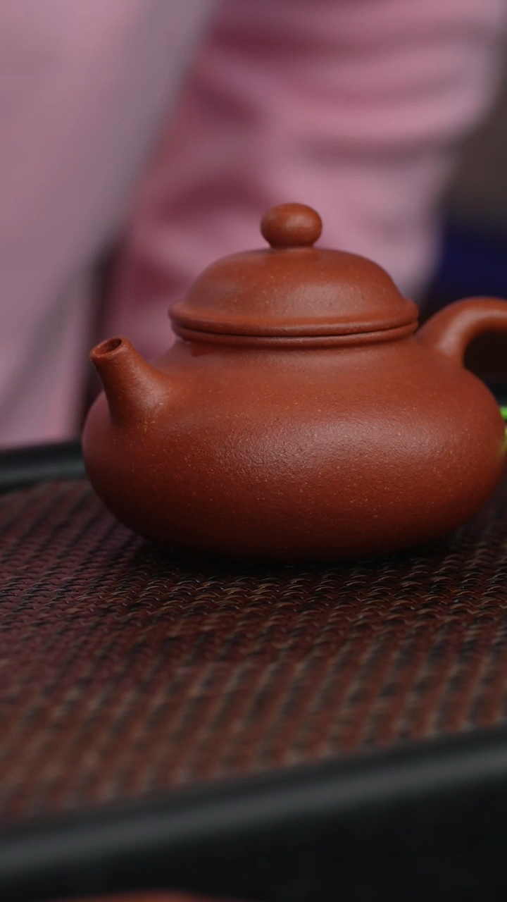 【闪购商品】宜兴紫砂原矿半手红降坡容天