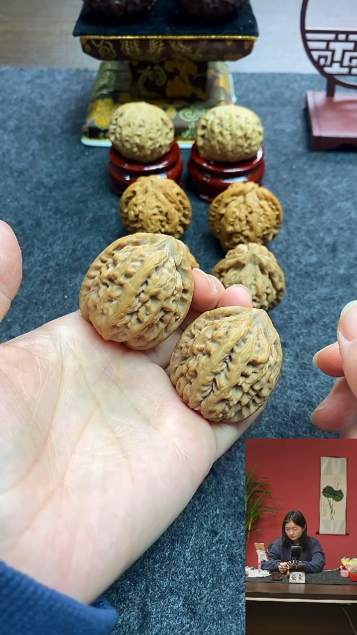 【闪购商品】文玩核桃把件39红锦鲤