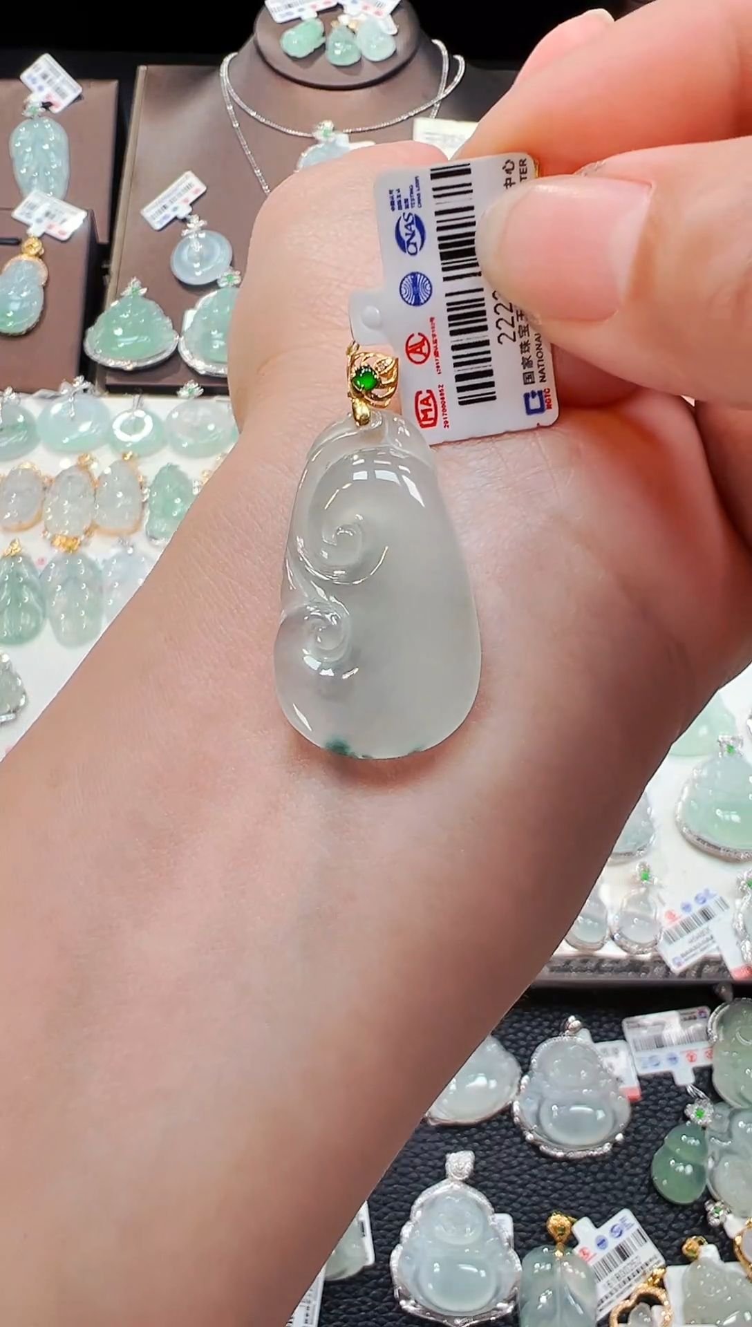 【闪购商品】翡翠吊坠(不含链)18K金镶嵌如意吊坠176