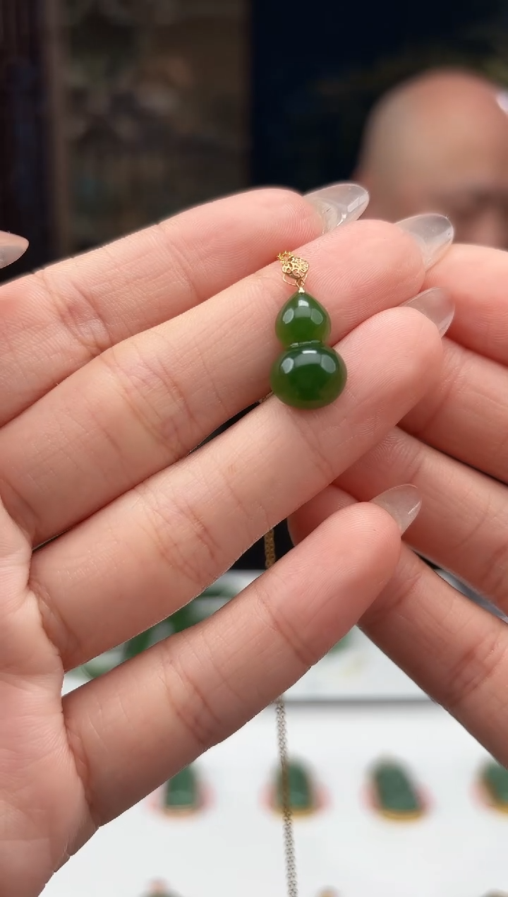 【闪购商品】和田玉吊坠18K金镶嵌碧玉葫芦