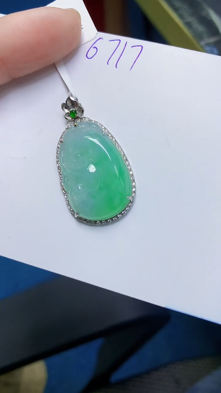 翡翠18K金镶嵌颈饰天然自然緬甸A貨翡翠