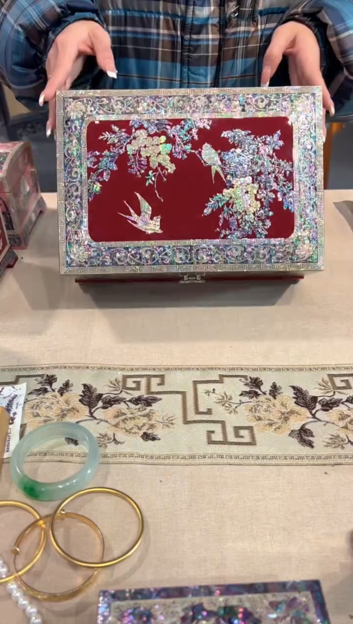 【闪购商品】按扣绒布底·弘贝雅螺钿漆器文化馆