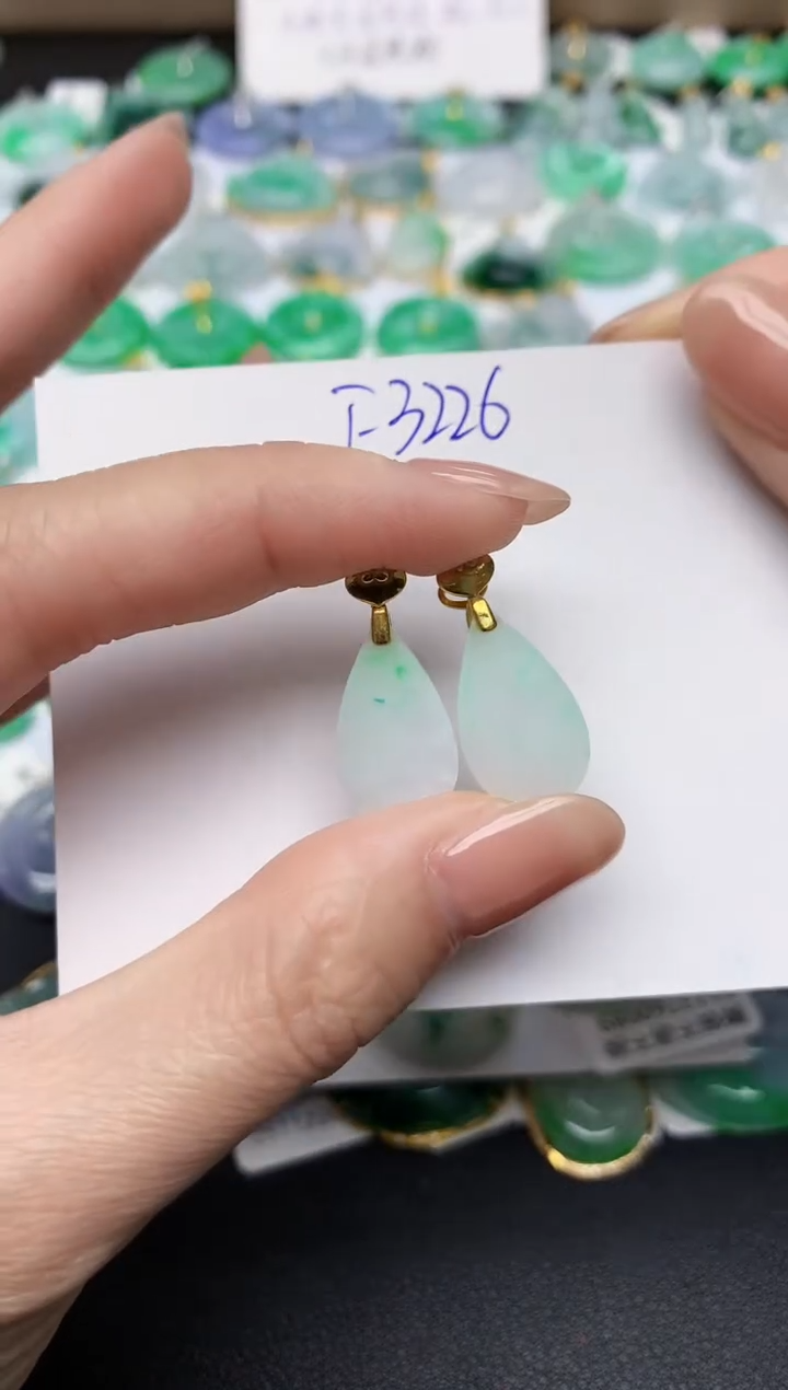 颈饰未镶嵌翡翠天然缅甸A货翡翠百元以上9元证书费自理