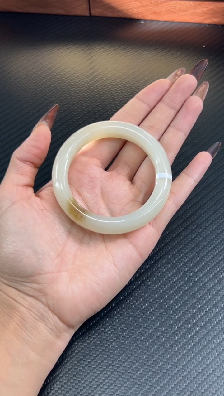 未镶嵌手镯和田玉和田黑山微色差 55+Mm