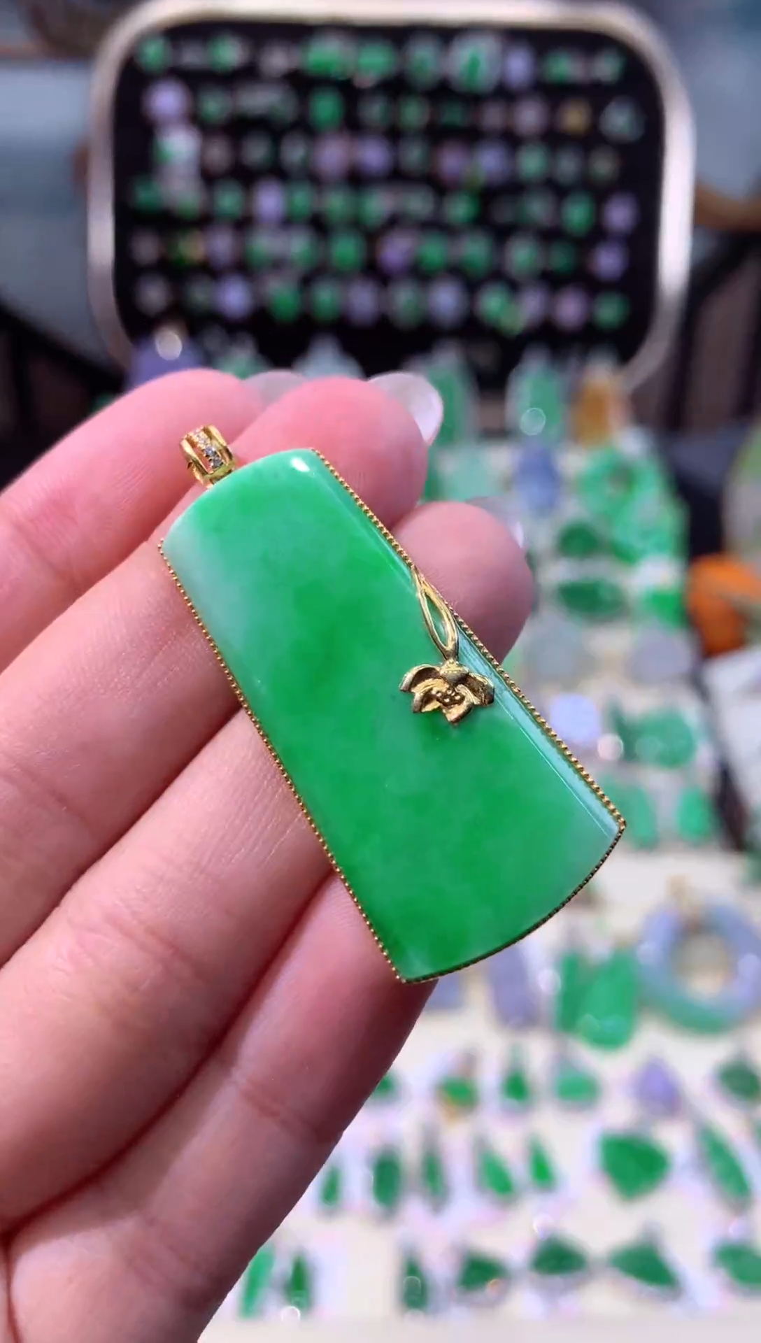 【闪购商品】翡翠颈饰18K金镶嵌缅甸天然A货翡翠