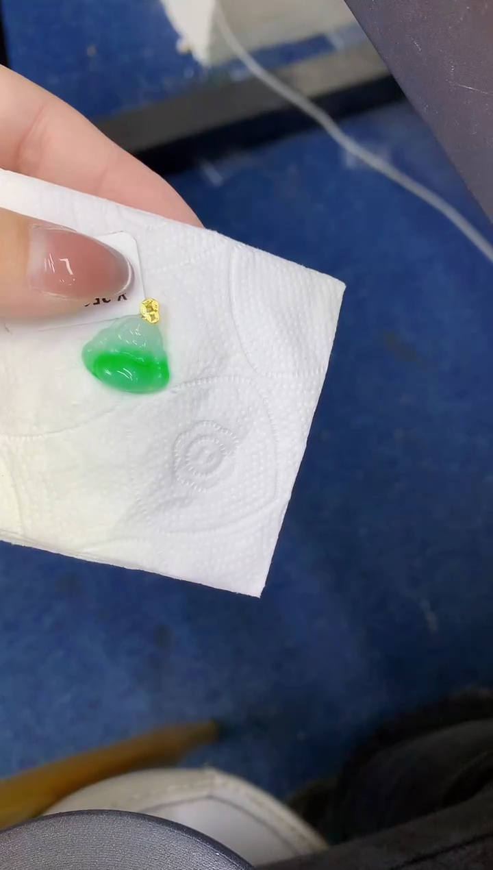 颈饰18K金镶嵌翡翠缅甸天然翡翠a货