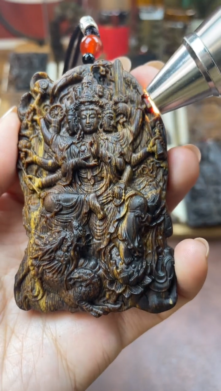 木木雕款芽庄   八臂观音 8 cm送养香瓶