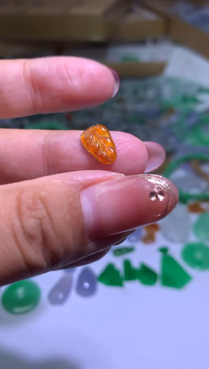 【闪购商品】定制翡翠未镶嵌毛货