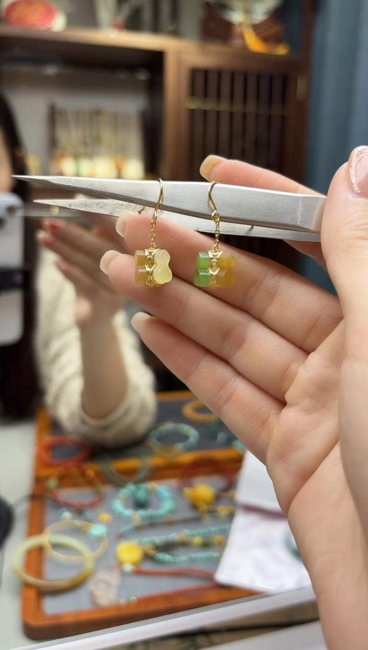 银S925镶嵌和田玉耳饰s925银和田玉葫芦耳钩QC