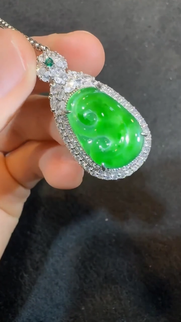 【闪购商品】翡翠吊坠(不含链)未镶嵌多样性发货其一不含链
