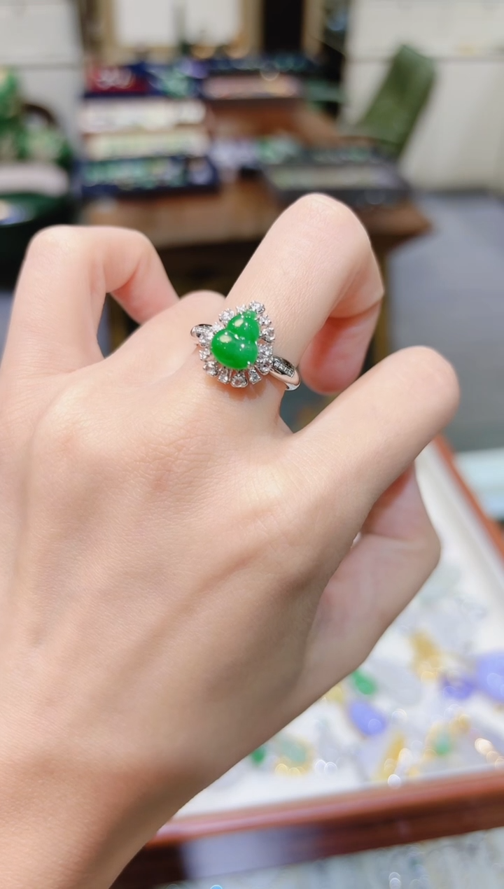 【闪购商品】翡翠戒指18K金镶嵌绿翡翠葫芦翡翠戒指