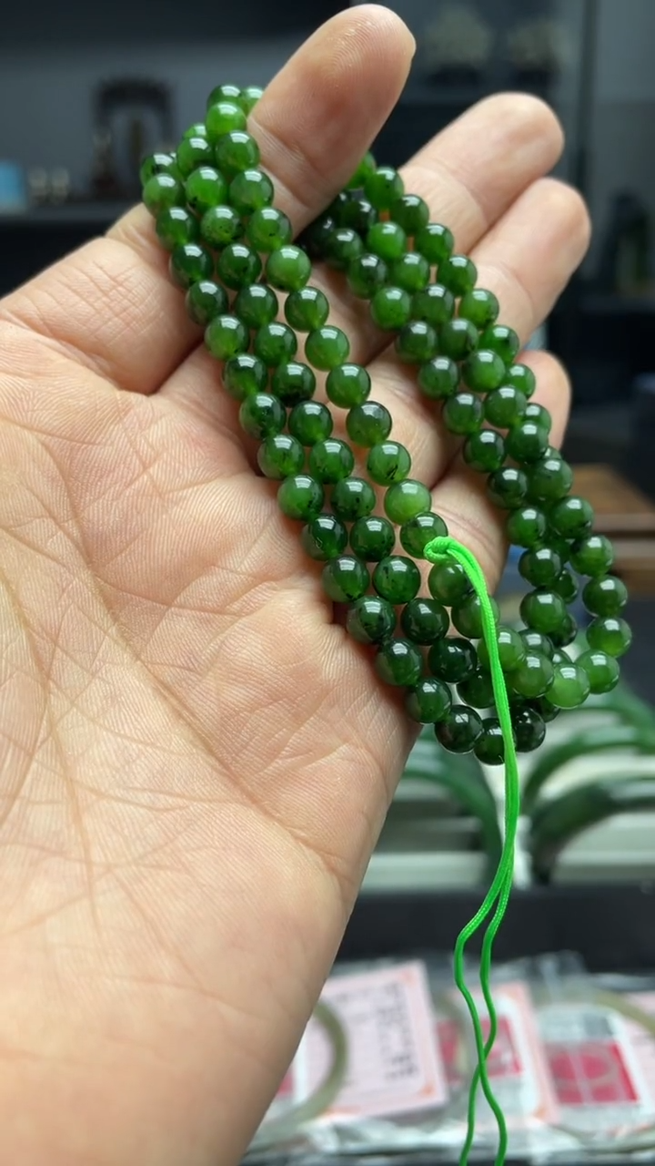 未镶嵌手链和田玉和田玉三圈手链