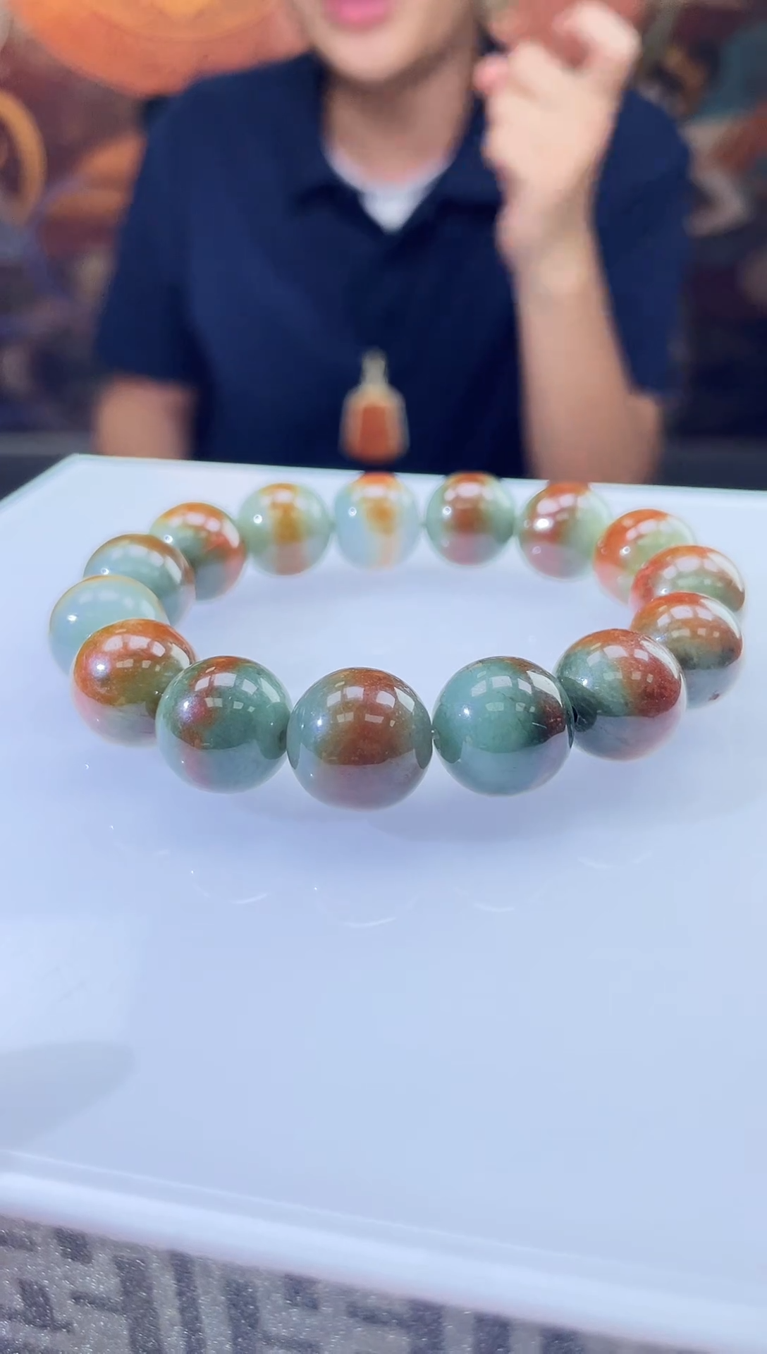 翡翠未镶嵌颈饰多样性发其一