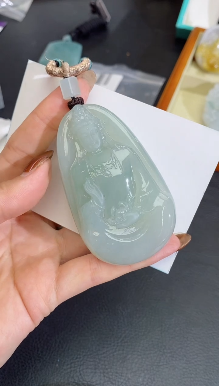 颈饰未镶嵌翡翠阿*?缅甸天然翡翠