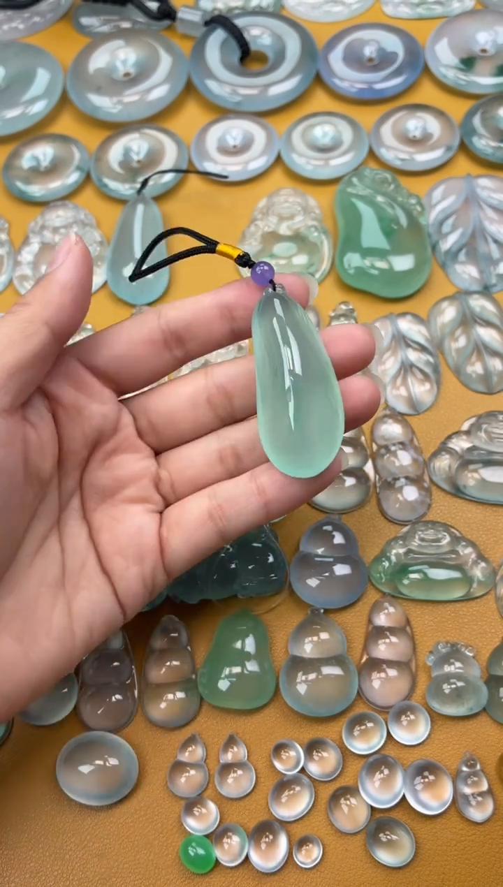 吊坠(不含链)未镶嵌翡翠1 福瓜 51.3 23.7 14.3