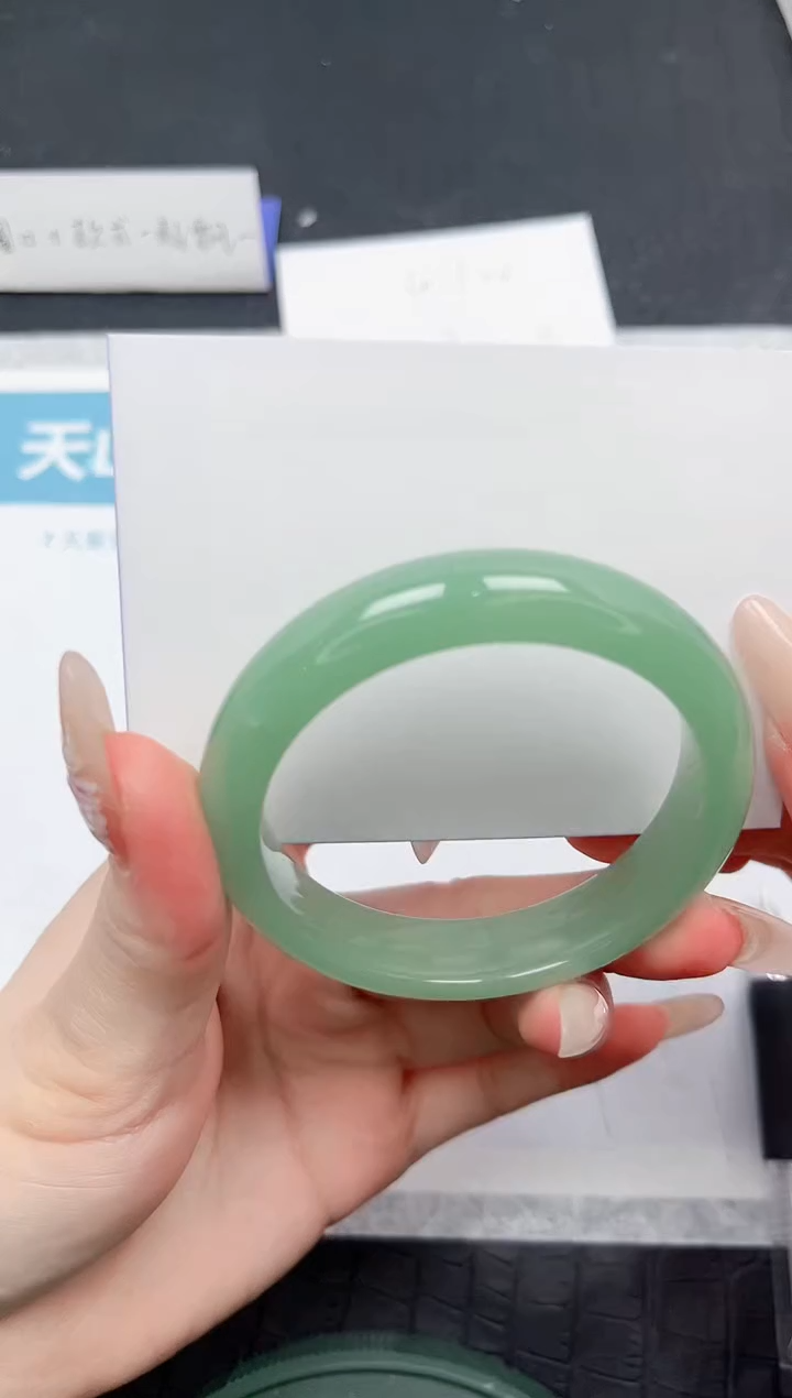 【闪购商品】石英质玉手镯未镶嵌265-52.6