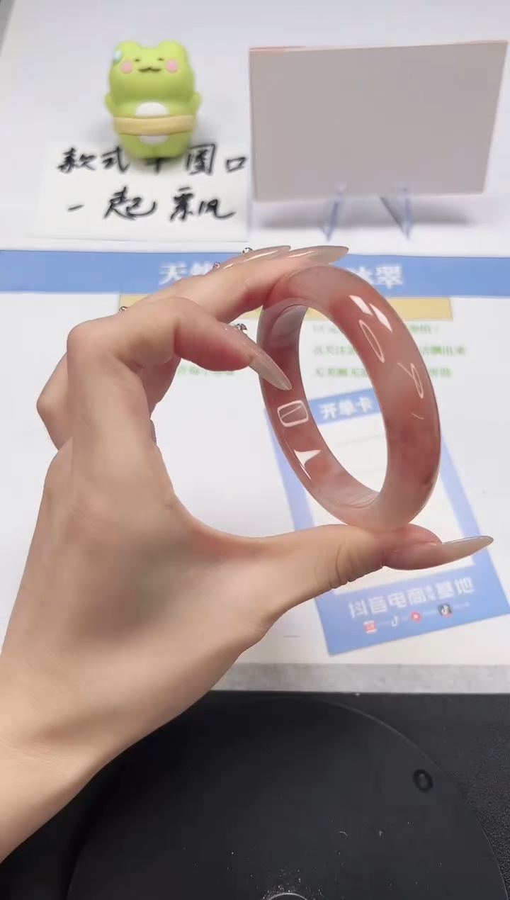 【闪购商品】石英质玉手镯未镶嵌A89-55.5