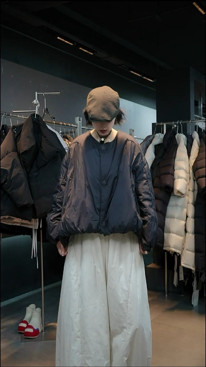 潮牌黑色羽绒潮牌黑色羽绒