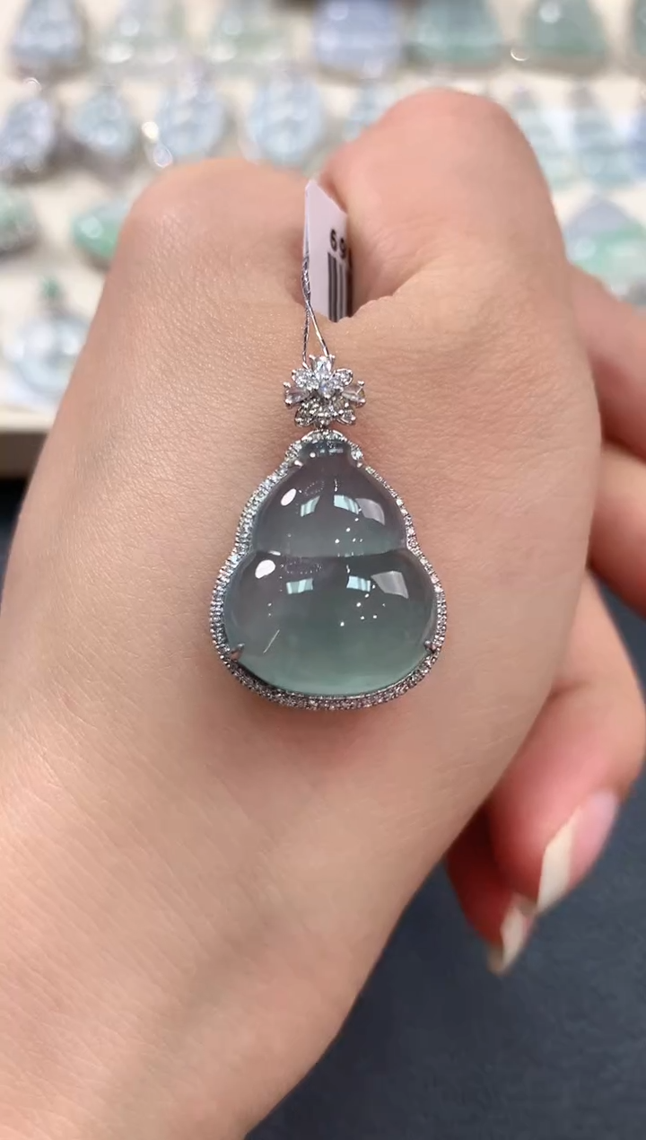 【闪购商品】翡翠吊坠(不含链)18K金镶嵌n47       