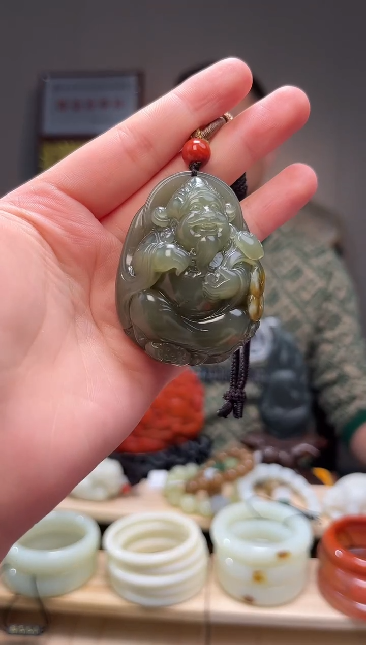 颈饰未镶嵌和田玉三***舍吊坠