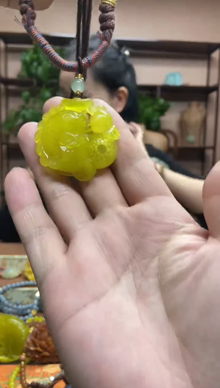 未镶嵌岫玉吊坠多样性发货发其中之一