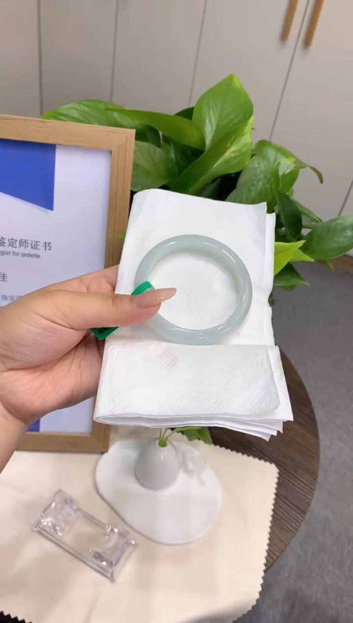 【闪购商品】翡翠未镶嵌手镯00008782