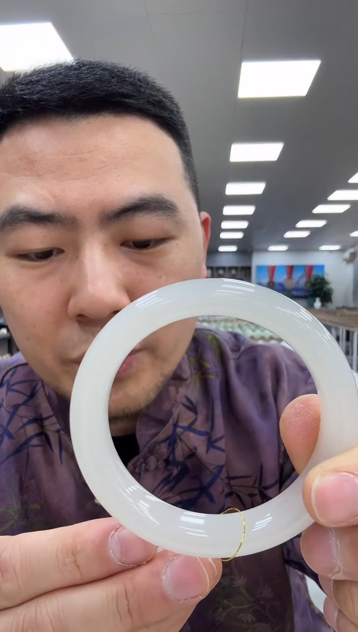 【闪购商品】和田玉手镯未镶嵌59-60   360