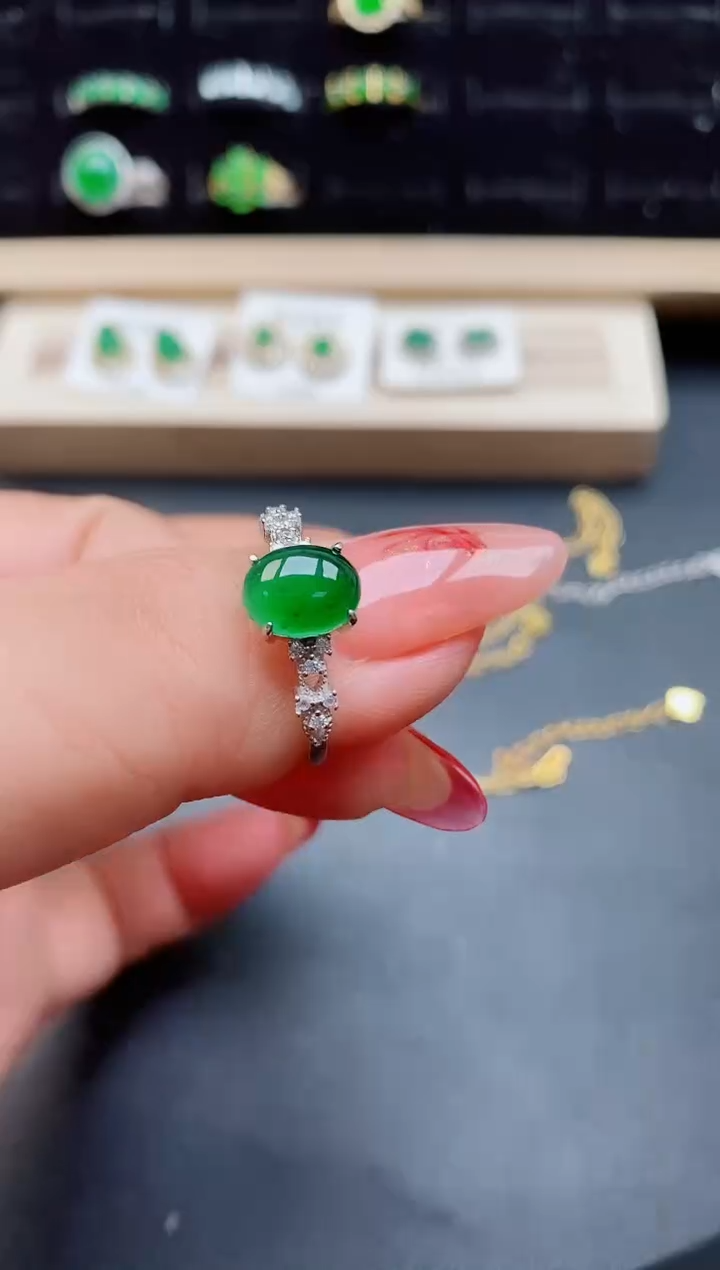 【闪购商品】翡翠戒指银S925镶嵌8550