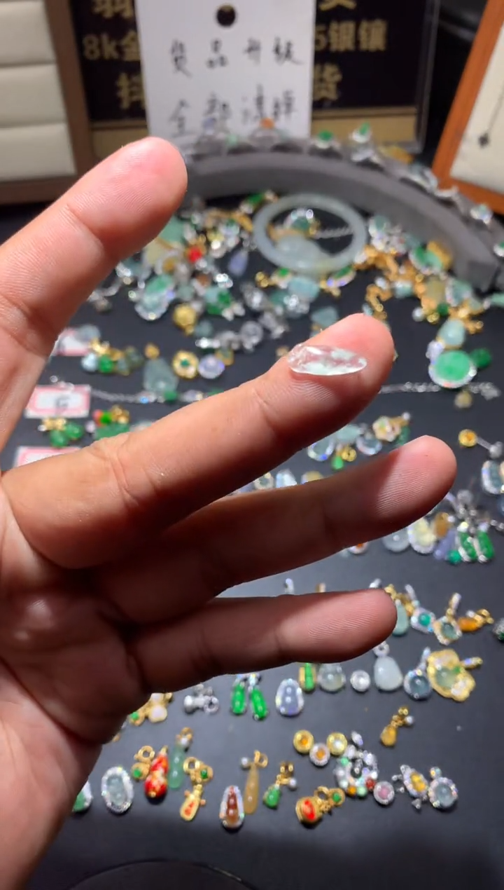 吊坠(不含链)未镶嵌翡翠1