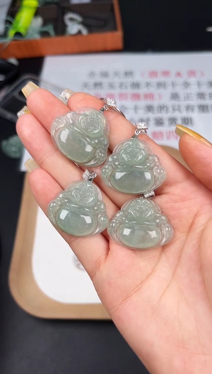 颈饰未镶嵌翡翠LC042冰绿小佛（不含链）+多样性发其一