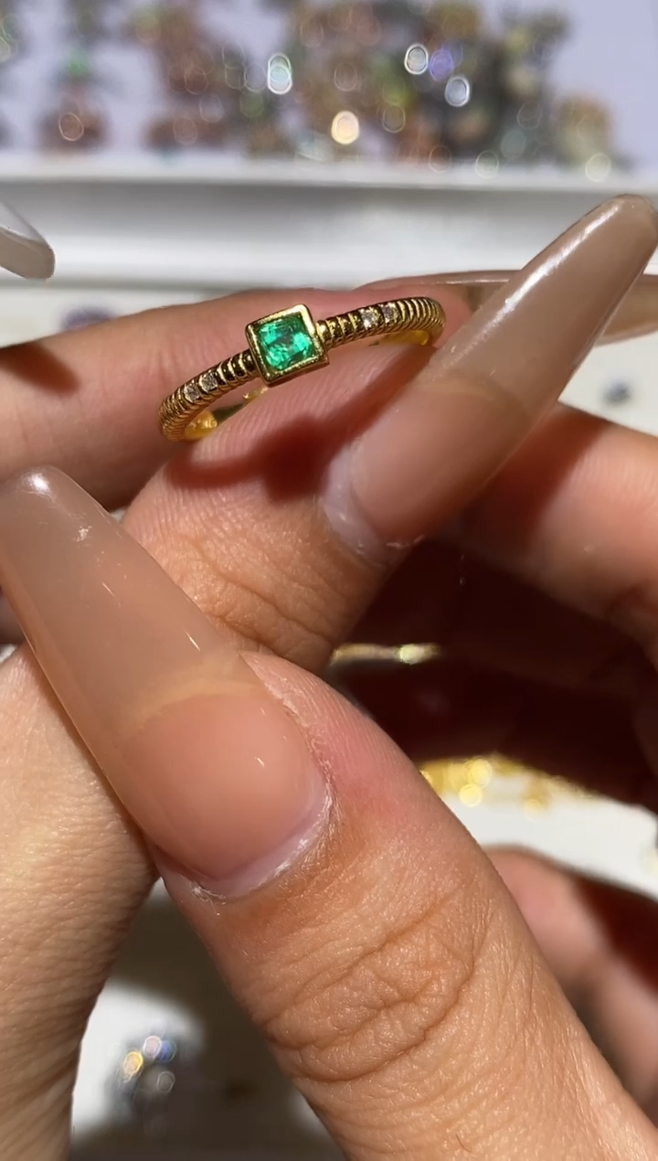 银S925镶嵌戒指祖母绿戒指