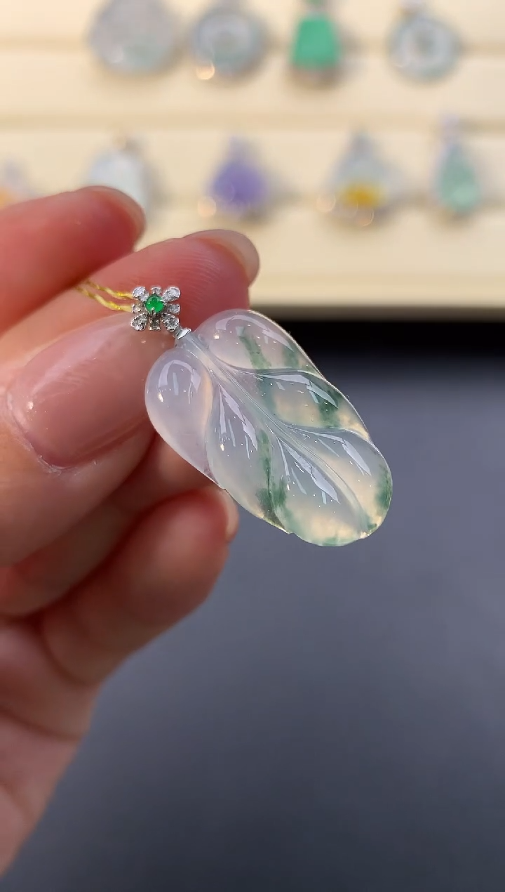 【闪购商品】翡翠颈饰18K金镶嵌D982        