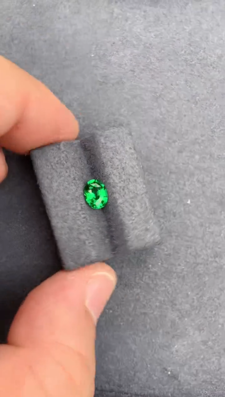 【闪购商品】石榴石裸石未镶嵌1ct沙弗莱