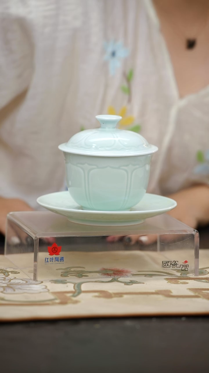 1个正价宋器花韵带盖炖盅（套）含托
