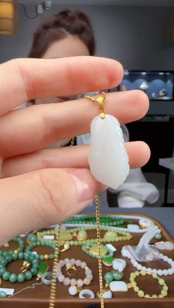 和田玉18K金镶嵌吊坠(不含链)1