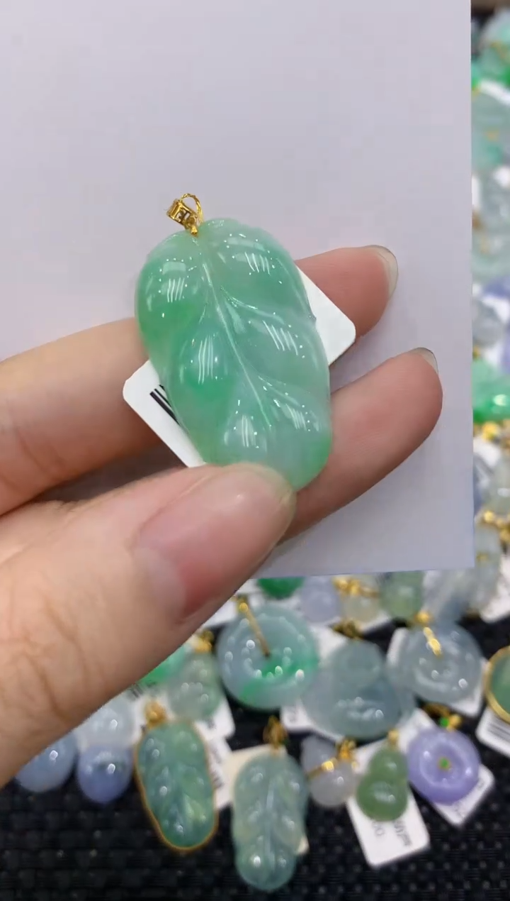 【闪购商品】翡翠颈饰18K金镶嵌8888888888