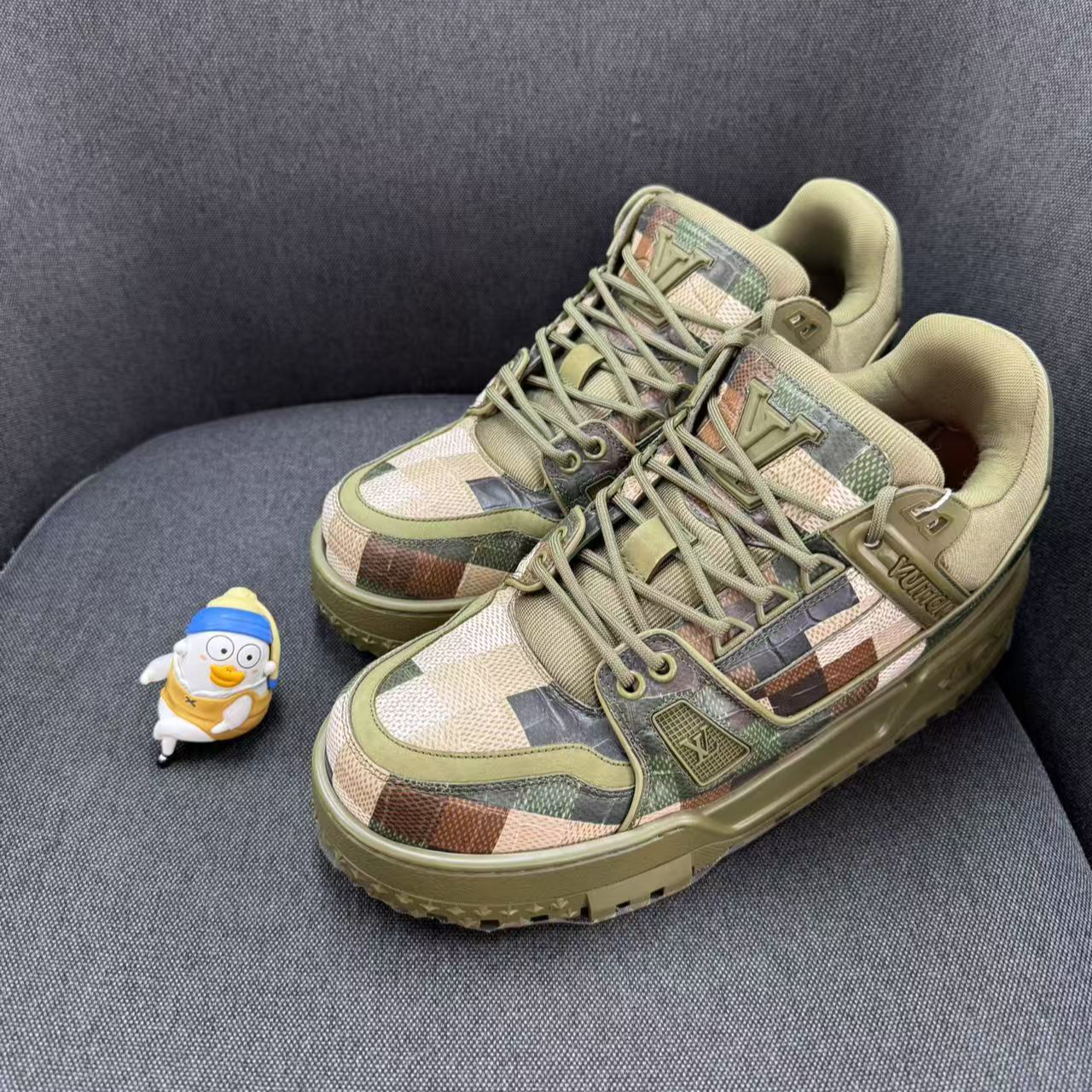 99新 LouisVuitton/路易威登 迷彩胖丁板鞋
