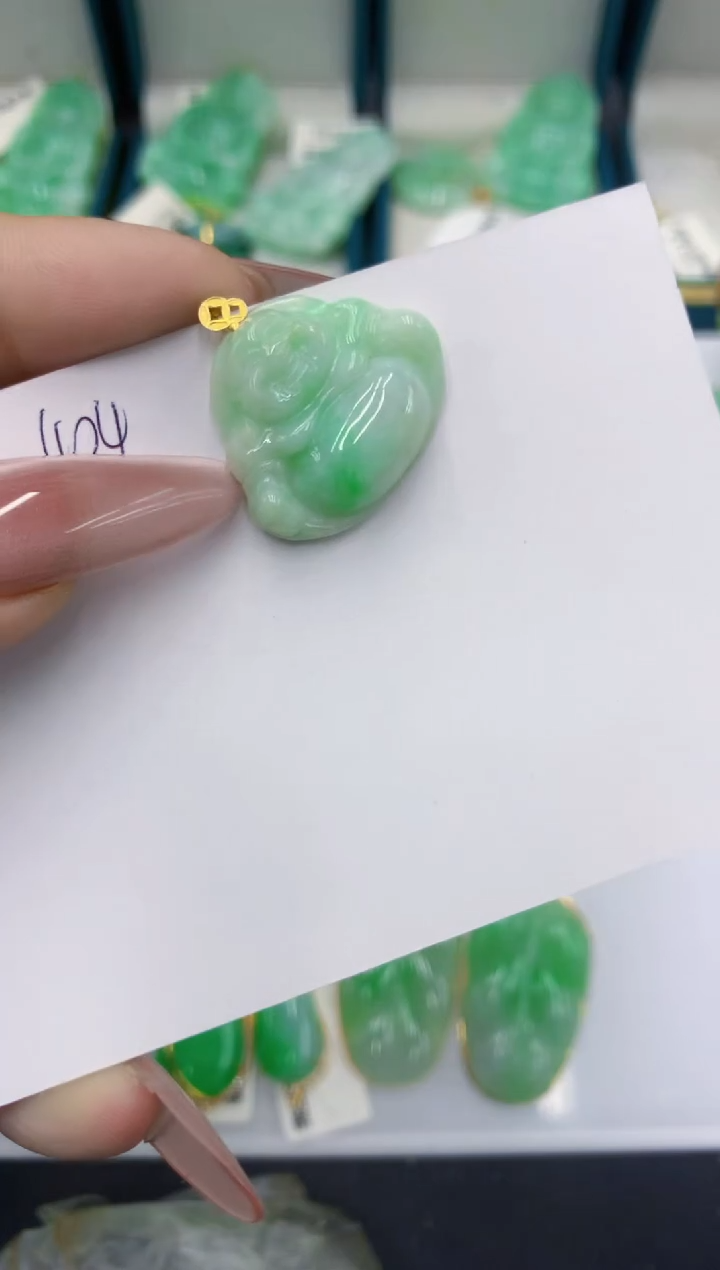 颈饰18K金镶嵌翡翠11111