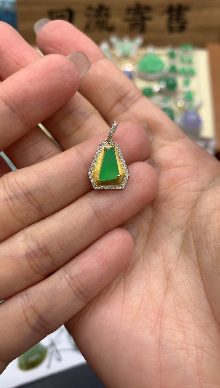 【闪购商品】翡翠颈饰18K金镶嵌85-中国好珍宝