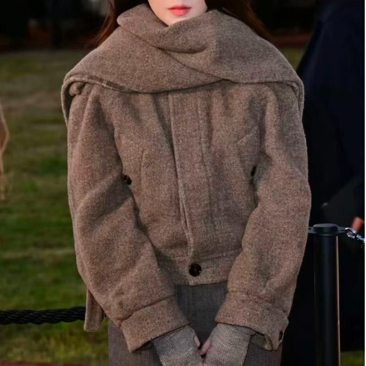 未使用 BURBERRY/博柏利 可拆式围巾装饰外套