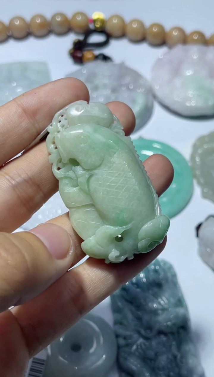 【闪购商品】翡翠颈饰未镶嵌00013157