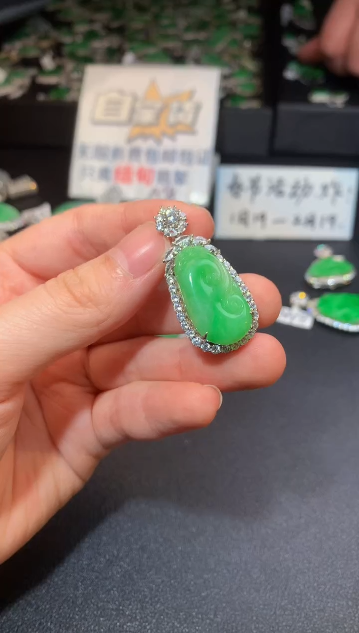 【闪购商品】翡翠颈饰银S925镶嵌翡翠